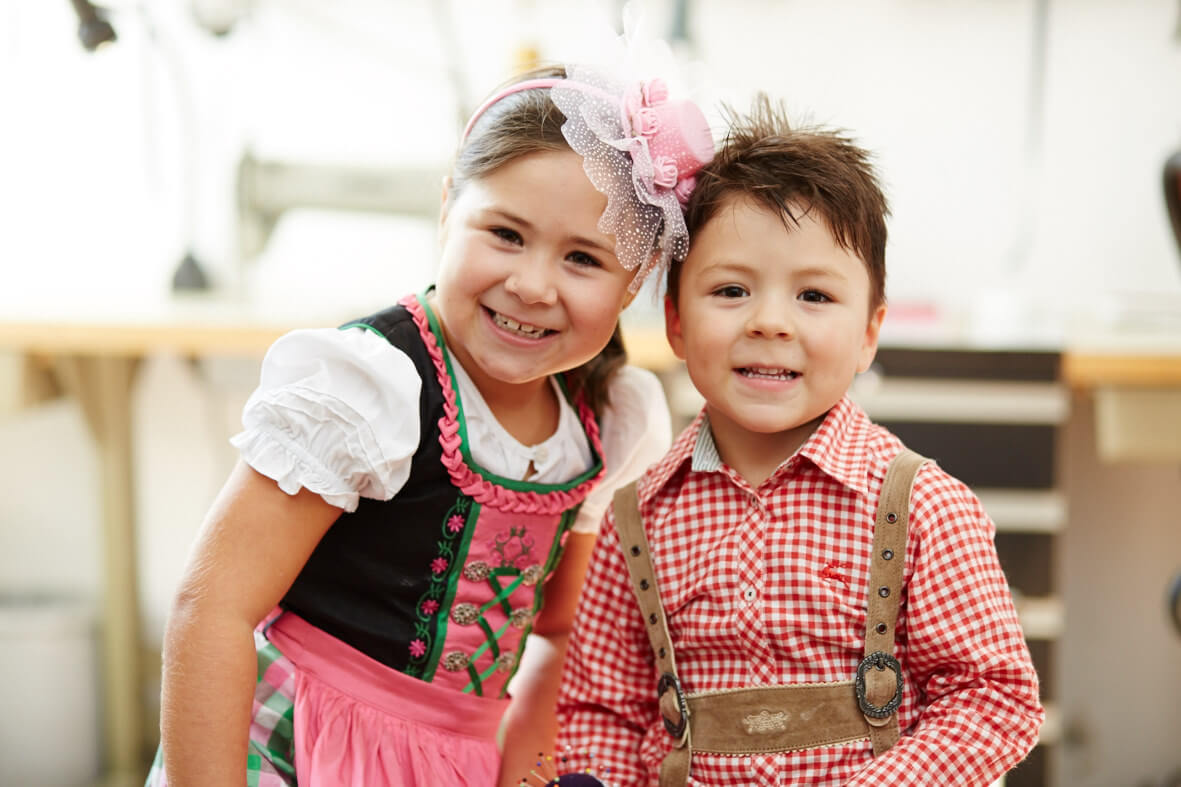 Schneiderei und Änderungsschneiderei Karagöl in München - Traditionelle Mode für Kinder